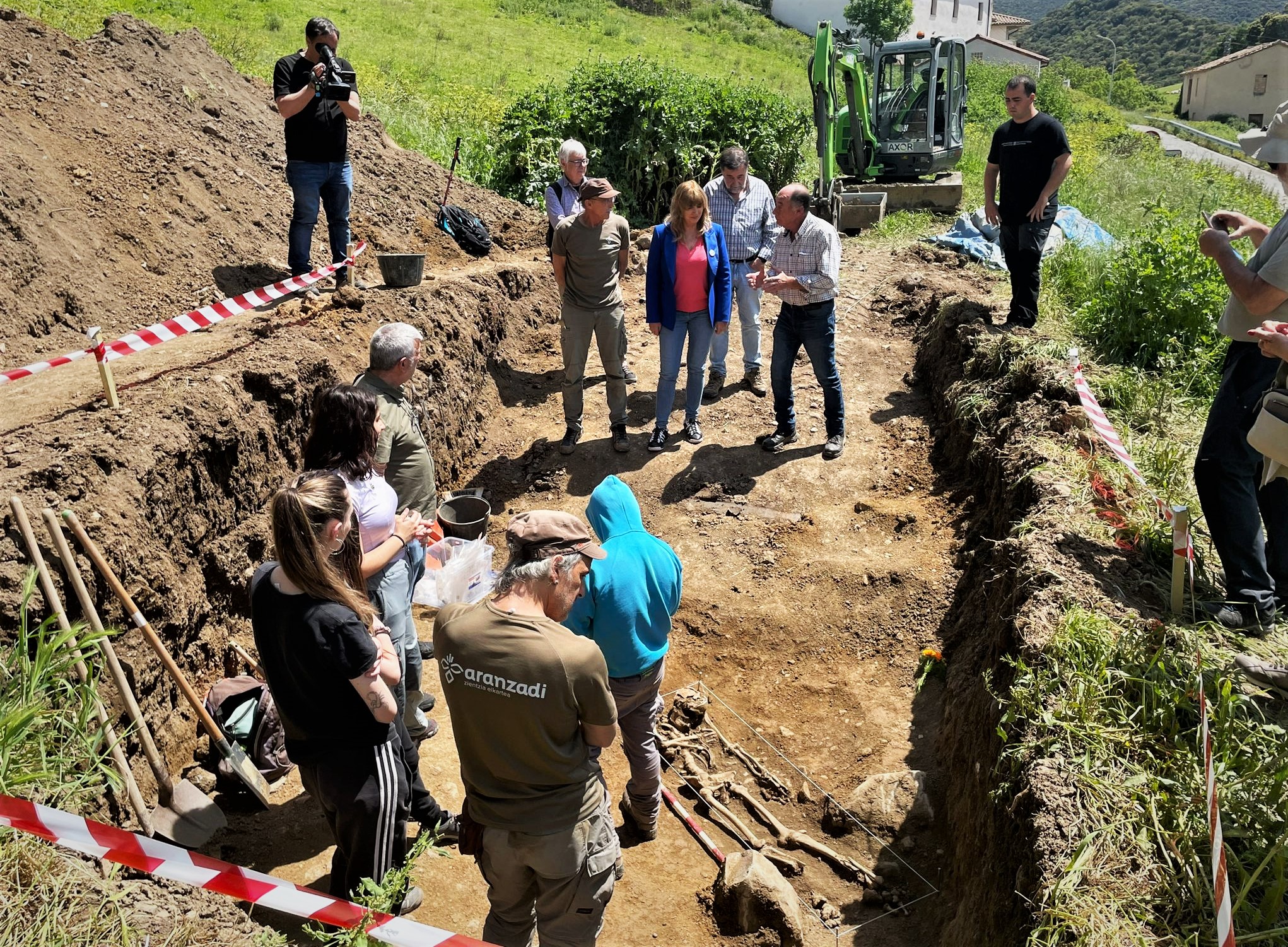 Imagen de archivo de una exhumación en Salinas de Oro. 