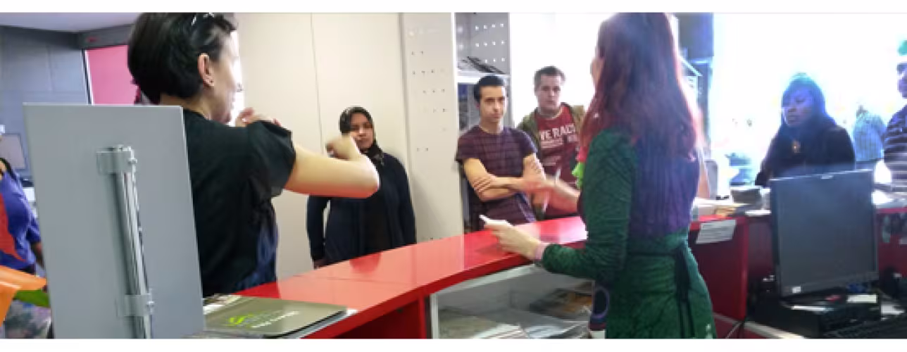 Visita a la Oficina de Turismo de Tudela de Cruz Roja Tudela