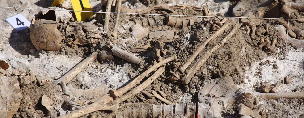 Restos de la fosa de Paternáin