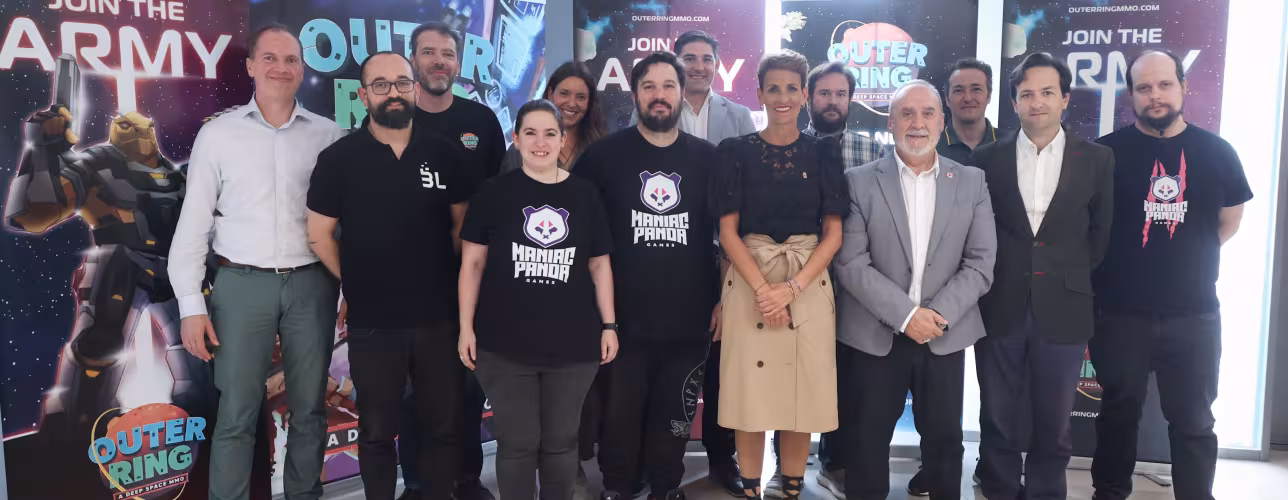 La Presidenta y el consejero Cigudosa, con responsables de la empresa