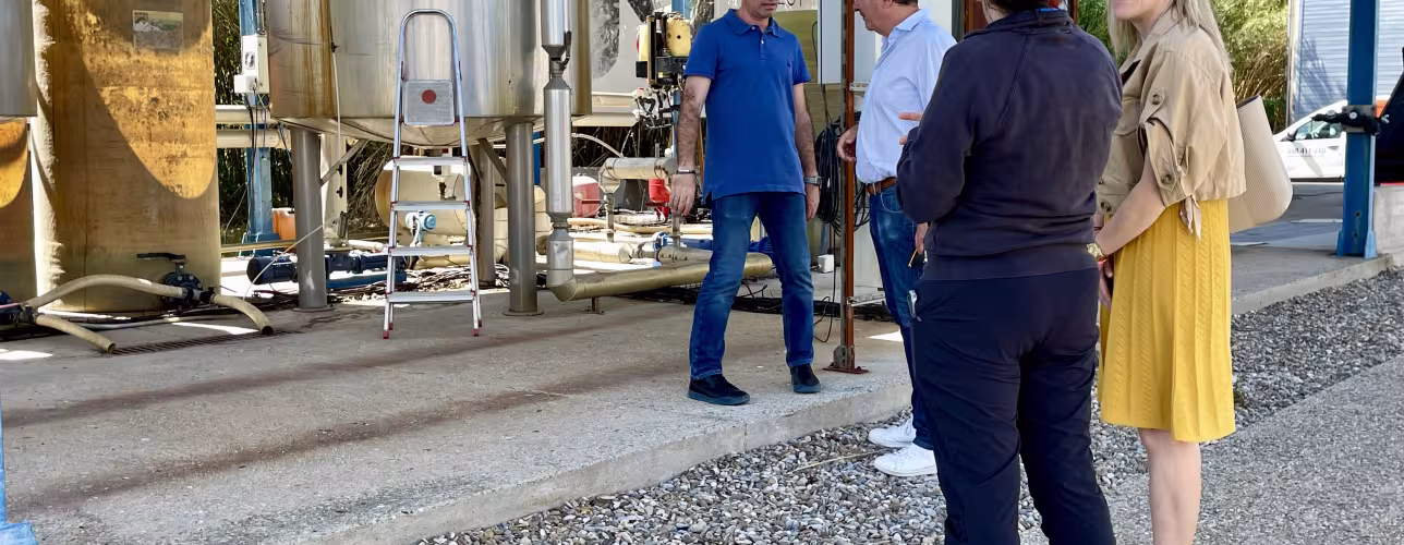 La consejera Fanlo visita los laboratorios de la depuradora de Tudela