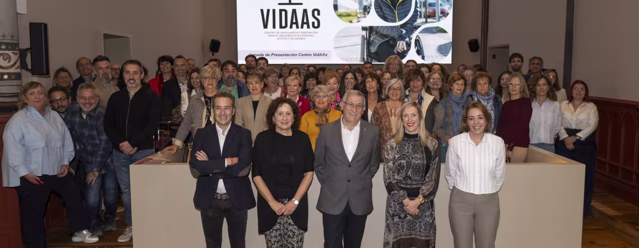 Luis Campos, Carmen Maeztu, Félix Taberna, Patricia Fanlo e Idoia Urmeneta, en la presentación del centro de innovación social VidAAs